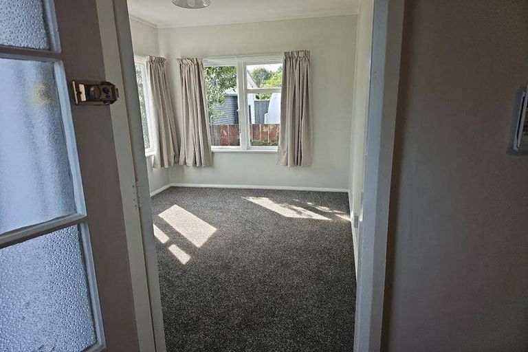 Photo of property in 88 Victoria Street, Carterton, 5713