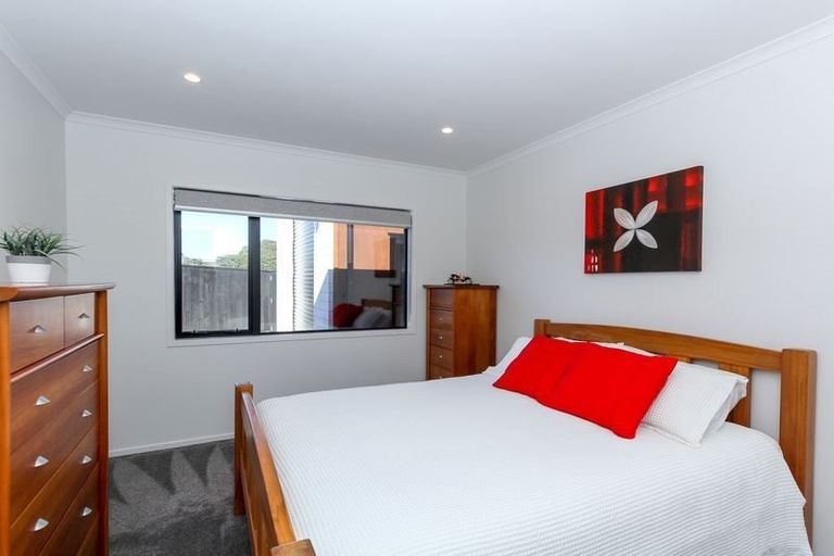 Photo of property in 6 Francis Douglas Drive, Westown, New Plymouth, 4310