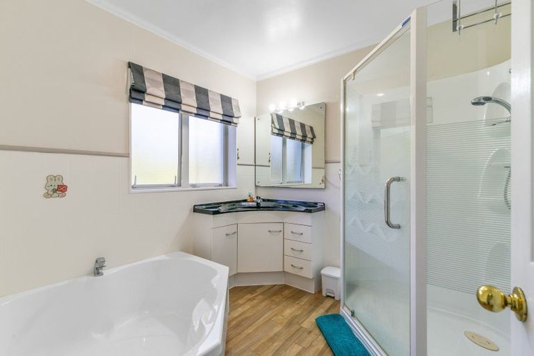Photo of property in 72 Muhunoa West Road, Ohau, Levin, 5570