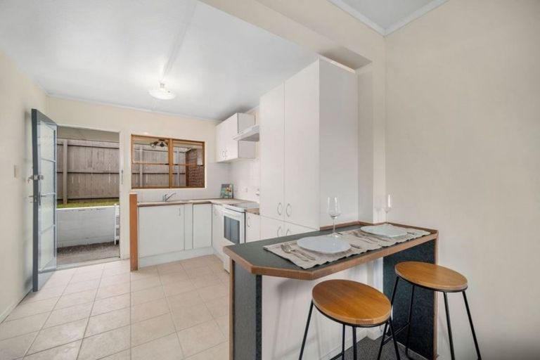 Photo of property in 2/35-37 O'donn Avenue, Beach Haven, Auckland, 0626