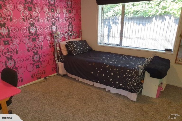 Photo of property in 76 Blue Gum Place, New Brighton, Christchurch, 8083