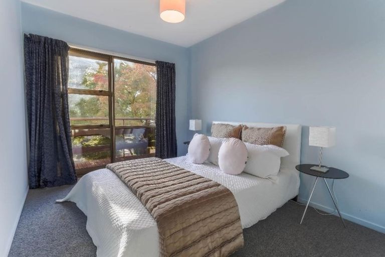 Photo of property in 92 Clyde Road, Ilam, Christchurch, 8041