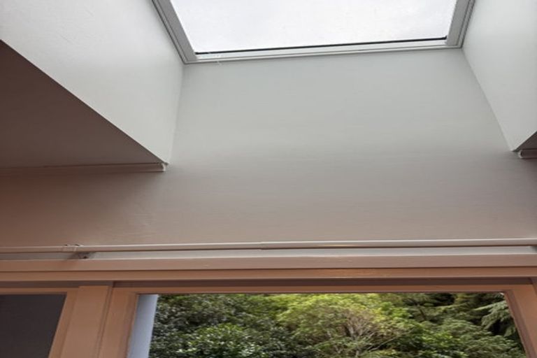 Photo of property in 4/8 Kaitawa Road, York Bay, Lower Hutt, 5013