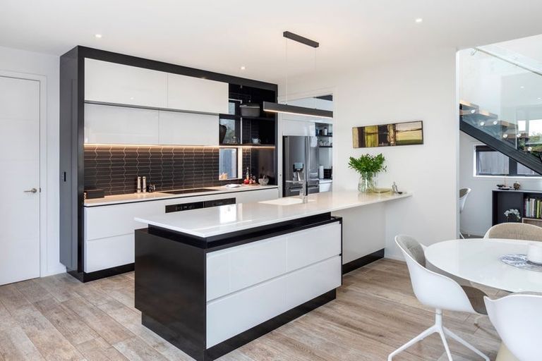 Photo of property in 43a Gracefield Avenue, Christchurch Central, Christchurch, 8013