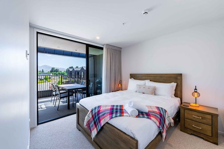 Photo of property in 2/7 Northlake Drive, Wanaka, 9305