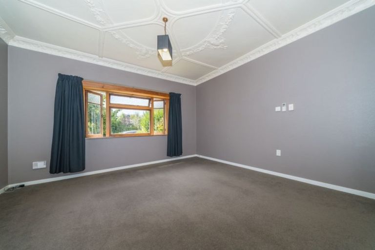 Photo of property in 18 Kowhai Avenue, Takaro, Palmerston North, 4410