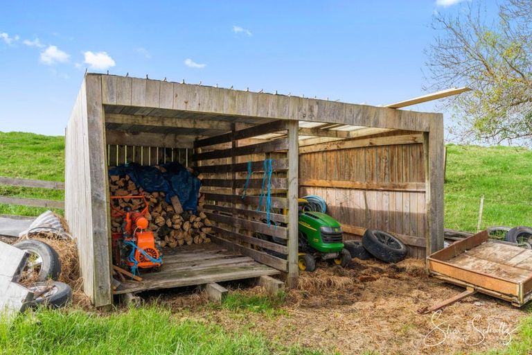 Photo of property in 624 Golden Stairs Road, Mareretu, Maungaturoto, 0589