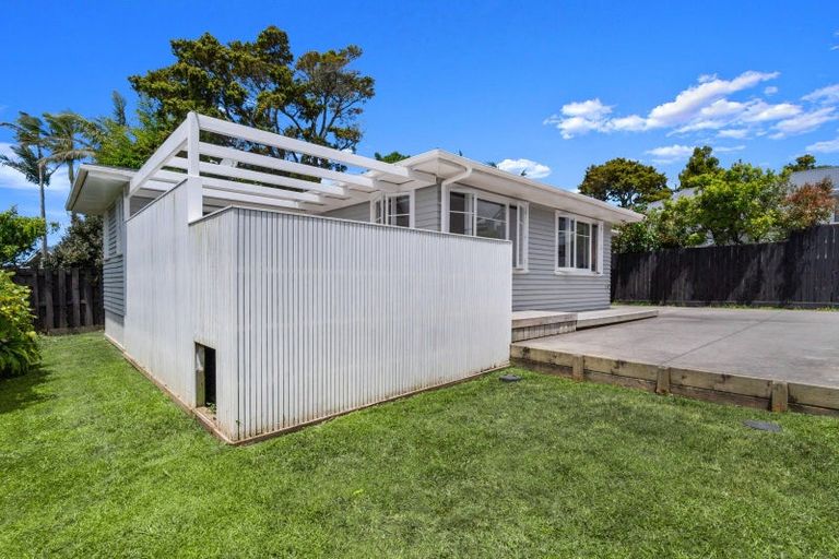 Photo of property in 16a Fairfax Avenue, Northcote, Auckland, 0627