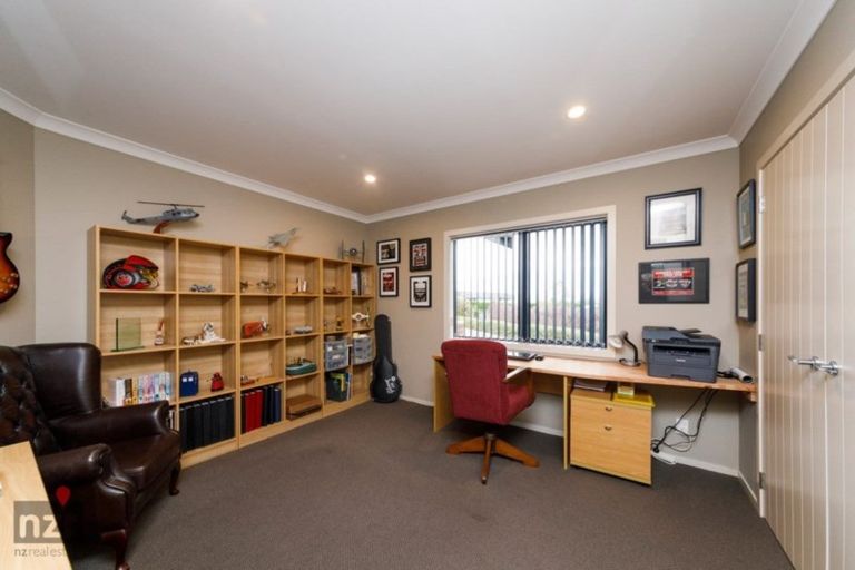 Photo of property in 24 Paradise Avenue, Feilding, 4775