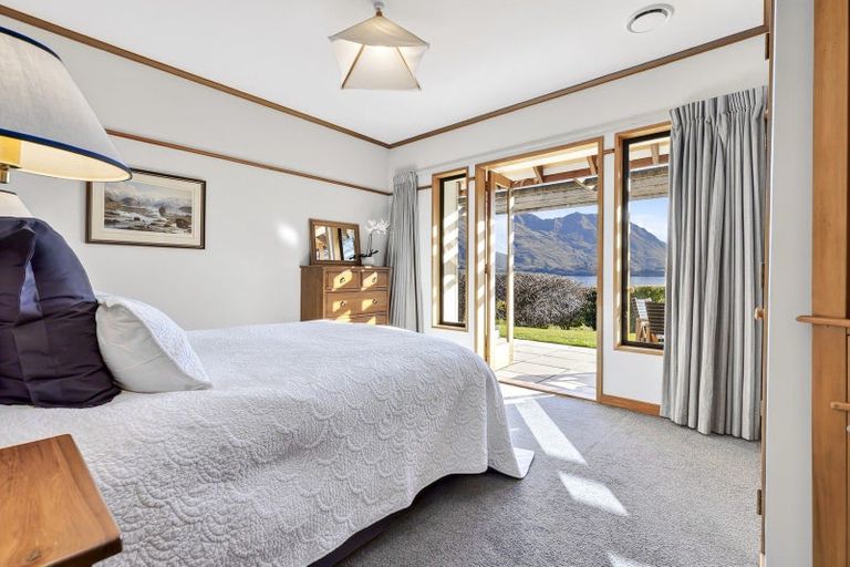 Photo of property in 186 Beacon Point Road, Wanaka, 9305