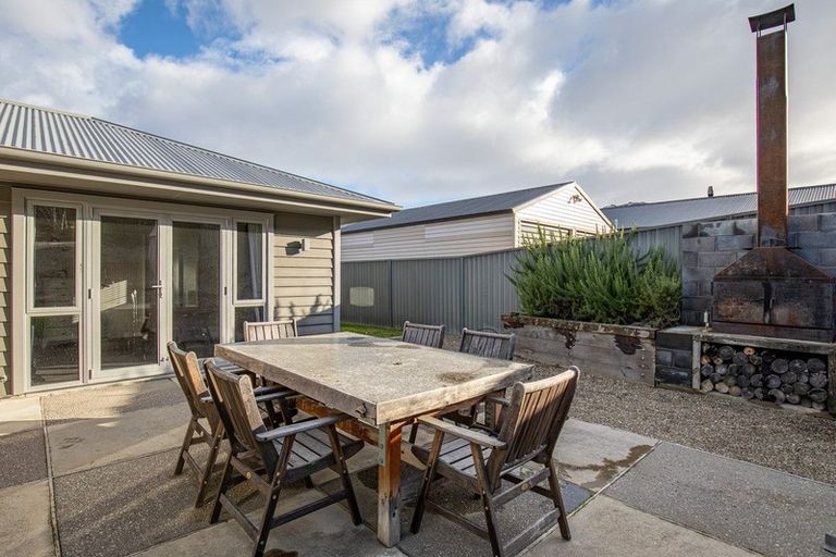 Photo of property in 6 Holdom Place, Clyde, 9330