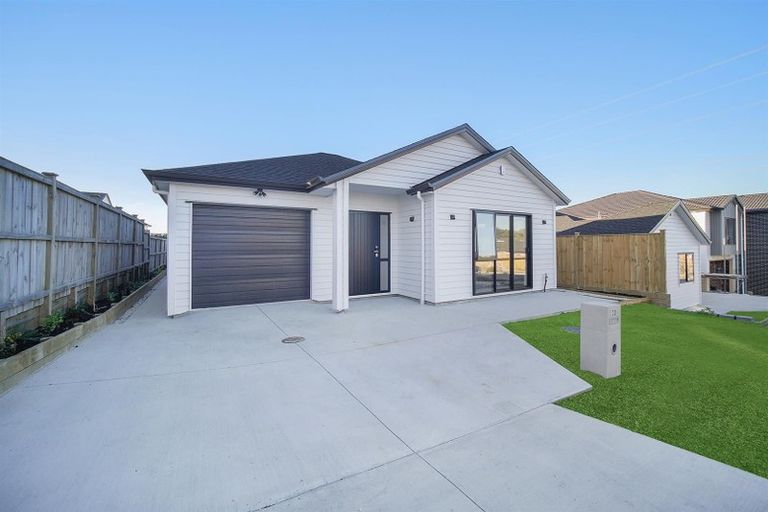 Photo of property in 30 Cloonlyon Drive, Flat Bush, Auckland, 2019