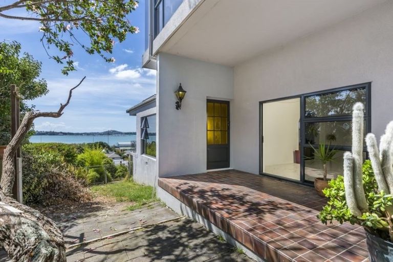 Photo of property in 2/1 Richmond Avenue, Northcote Point, Auckland, 0627