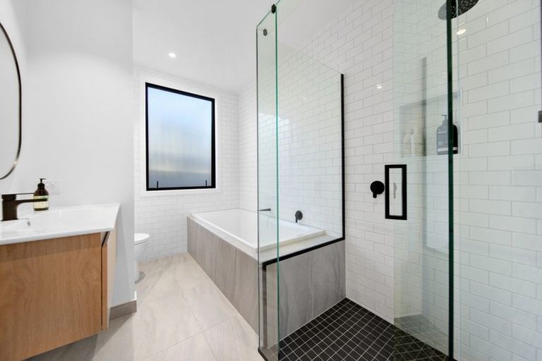 Photo of property in 3a Glenelg Lane, Jacks Point, 9371