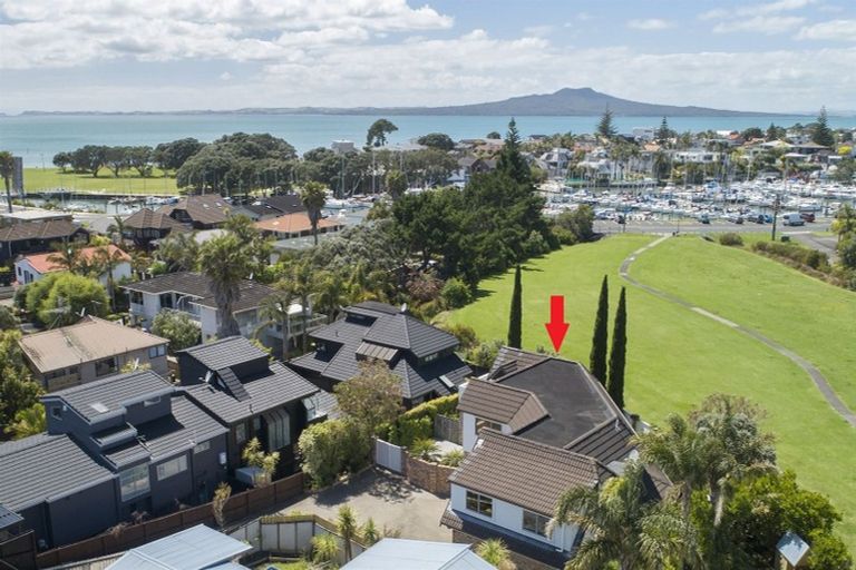 Photo of property in 16 Commodore Parry Road, Castor Bay, Auckland, 0620