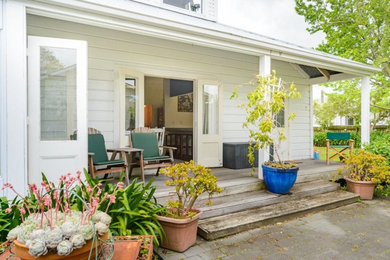 Photo of property in 24 Ranfurly Street, Hokowhitu, Palmerston North, 4410