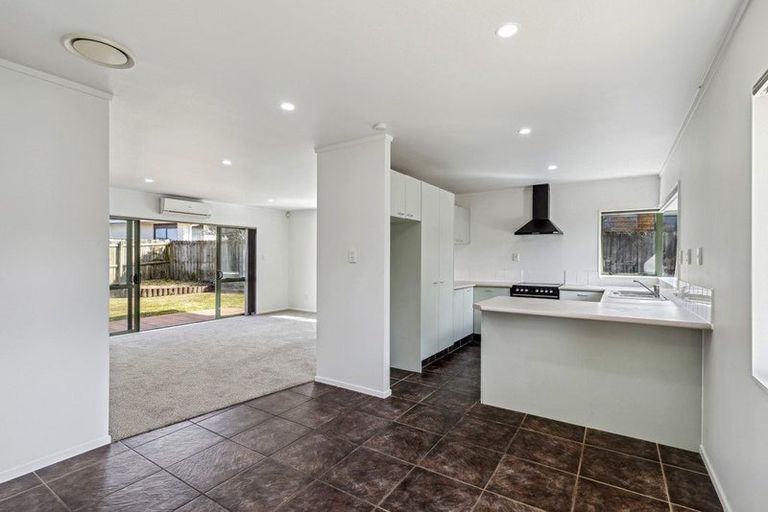 Photo of property in 21 Settlers Cove, Weymouth, Auckland, 2103