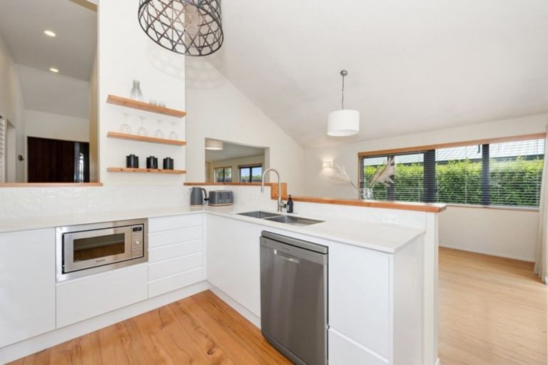 Photo of property in 28 Caversham Drive, Rototuna, Hamilton, 3210