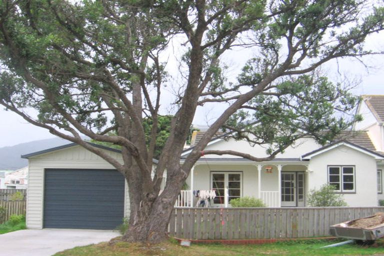 Photo of property in 20 Pirie Crescent, Moera, Lower Hutt, 5010