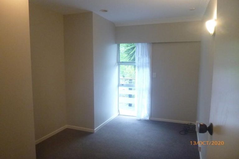 Photo of property in 2/1b Divich Avenue, Te Atatu South, Auckland, 0610