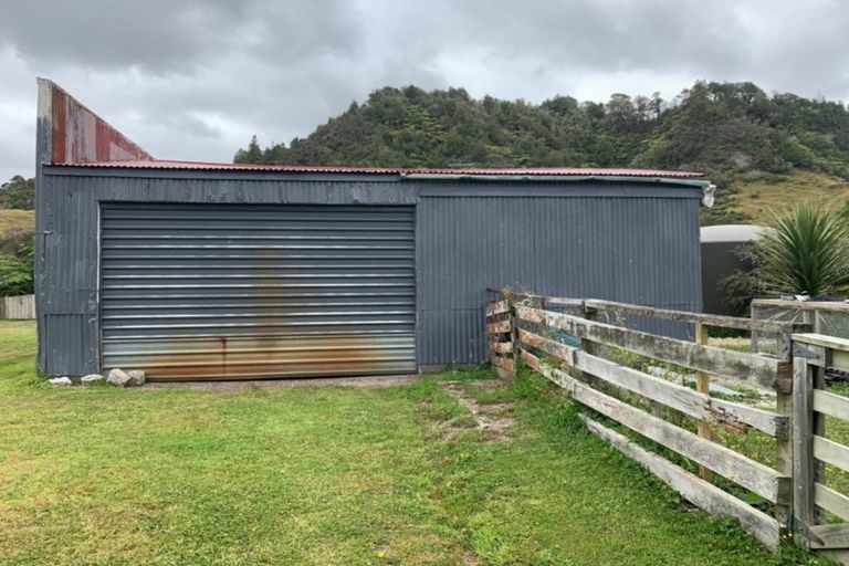 Photo of property in 14 Okau Road, Ahititi, Urenui, 4378