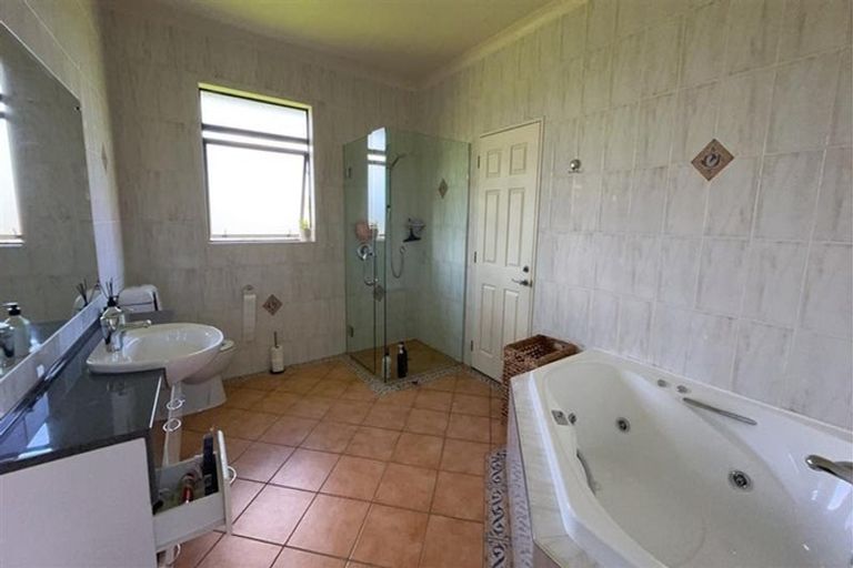 Photo of property in 9 Broadwood Rise, Kumeu, 0892