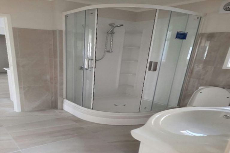 Photo of property in 87 Beechdale Crescent, Pakuranga Heights, Auckland, 2010