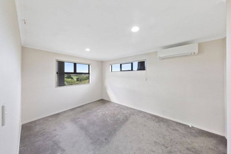 Photo of property in 103 Keri Vista Rise, Papakura, 2110