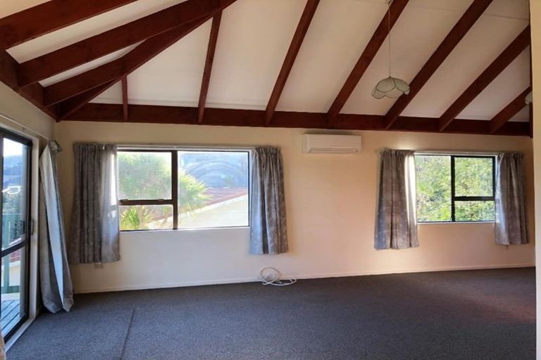 Photo of property in 10 Tullamore Way, Johnsonville, Wellington, 6037