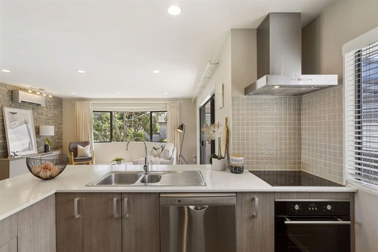 Photo of property in 1/1 Harley Road, Takapuna, Auckland, 0622