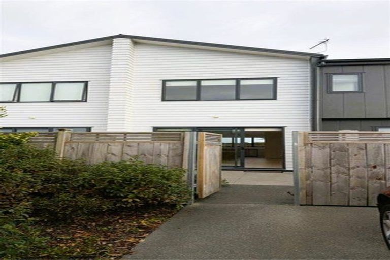 Photo of property in 1b Falabella Lane, Karaka, Papakura, 2113