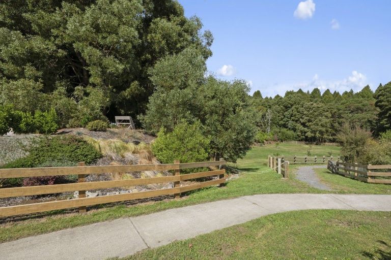 Photo of property in 12 Lancewood Way, Kinloch, Taupo, 3377