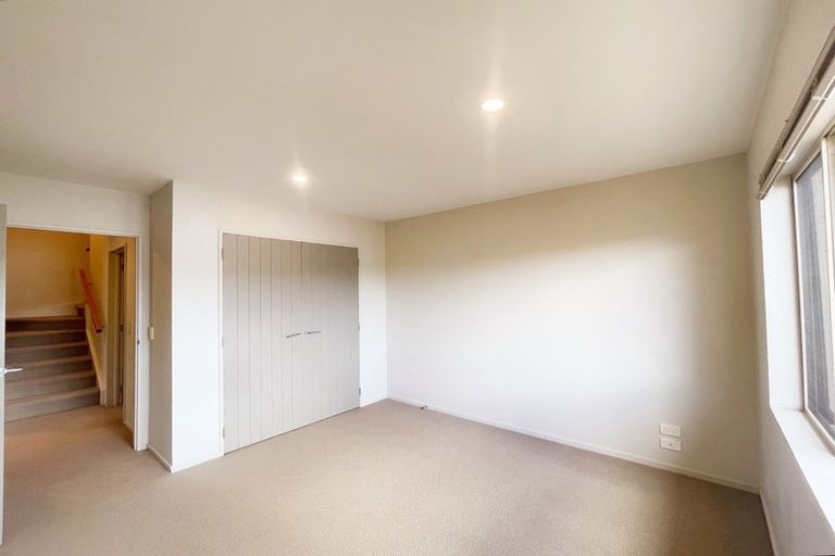 Photo of property in 10 Chard Place, Flat Bush, Auckland, 2016