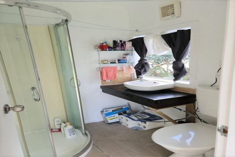 Photo of property in 1 Rogan Street, Mount Roskill, Auckland, 1041