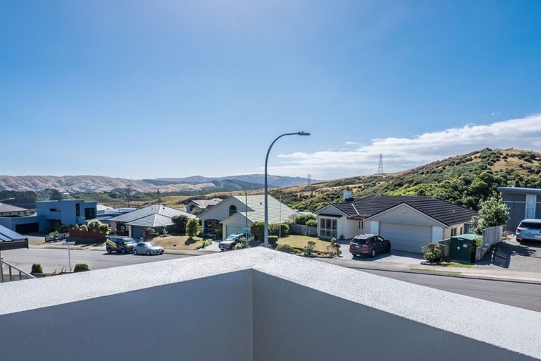 Photo of property in 90 Kentwood Drive, Woodridge, Wellington, 6037