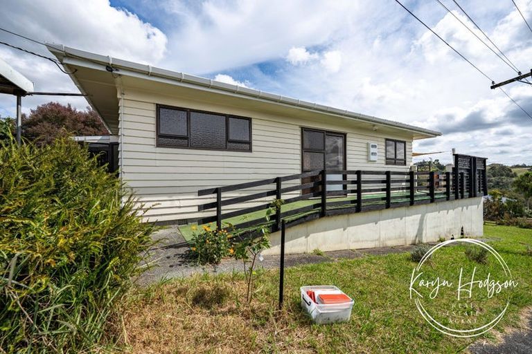 Photo of property in 109 Hurndall Street East, Maungaturoto, 0520