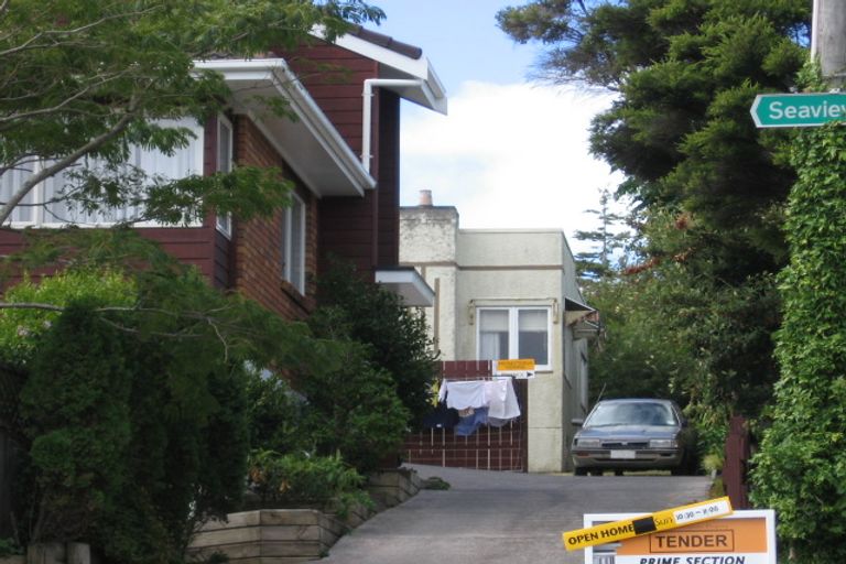 Photo of property in 1/49 Seaview Road, Castor Bay, Auckland, 0620