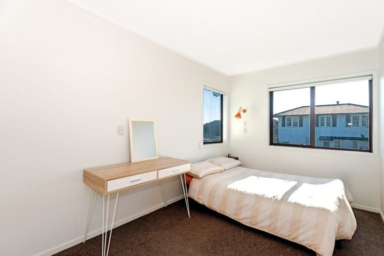 Photo of property in 71 Esplanade, Kaiti, Gisborne, 4010