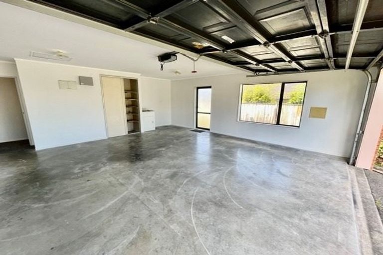 Photo of property in 4 Sandwick Drive, Weymouth, Auckland, 2103