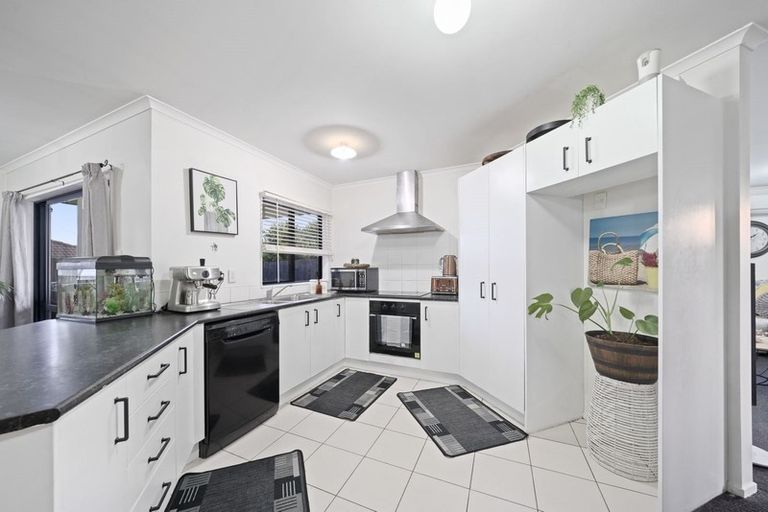 Photo of property in 45 Nicholas Gibbons Drive, Clendon Park, Auckland, 2103