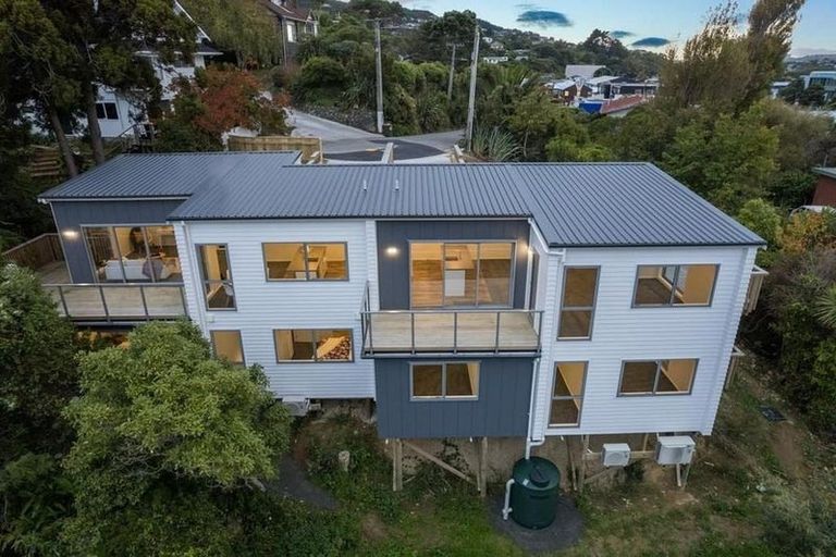 Photo of property in 10a Rewa Terrace, Tawa, Wellington, 5028