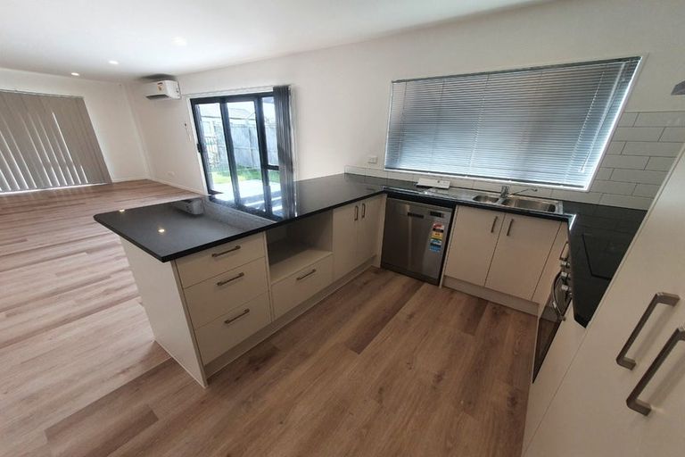 Photo of property in 12 Grandifolia Road, Takanini, 2110