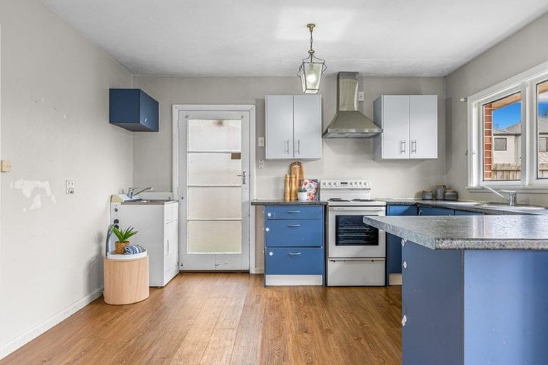 Photo of property in 2/25 Hills Road, Edgeware, Christchurch, 8013