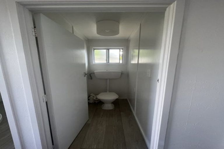 Photo of property in 2/8 Rewi Street, Torbay, Auckland, 0630