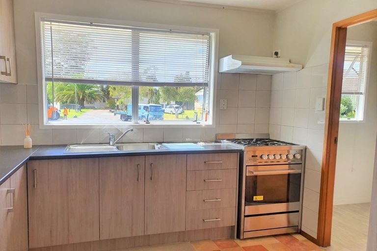 Photo of property in 22 Penfold Place, Henderson, Auckland, 0610