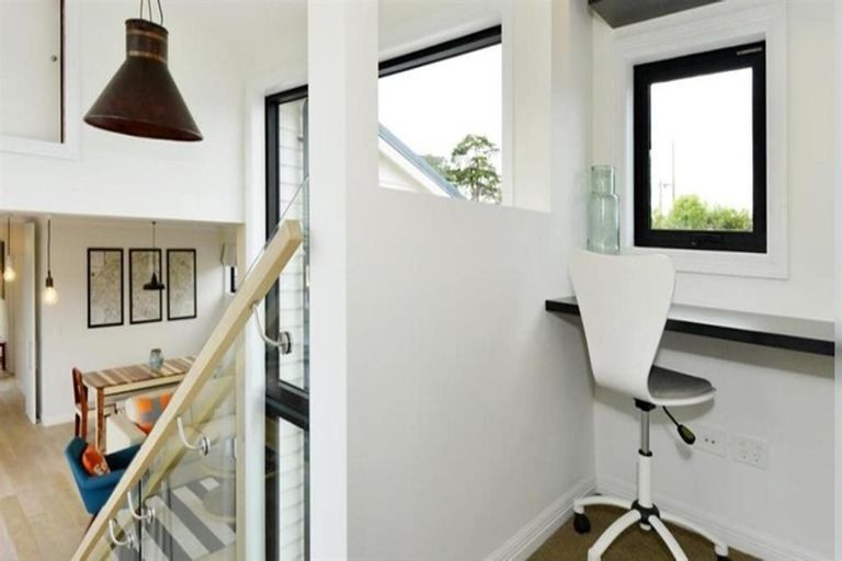 Photo of property in 1f Eversleigh Road, Belmont, Auckland, 0622