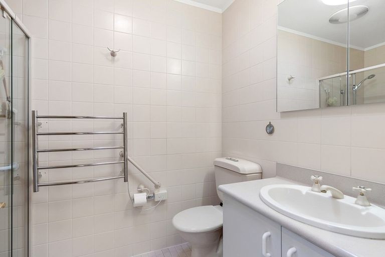 Photo of property in 63 Grosvenor Gardens, Flagstaff, Hamilton, 3210