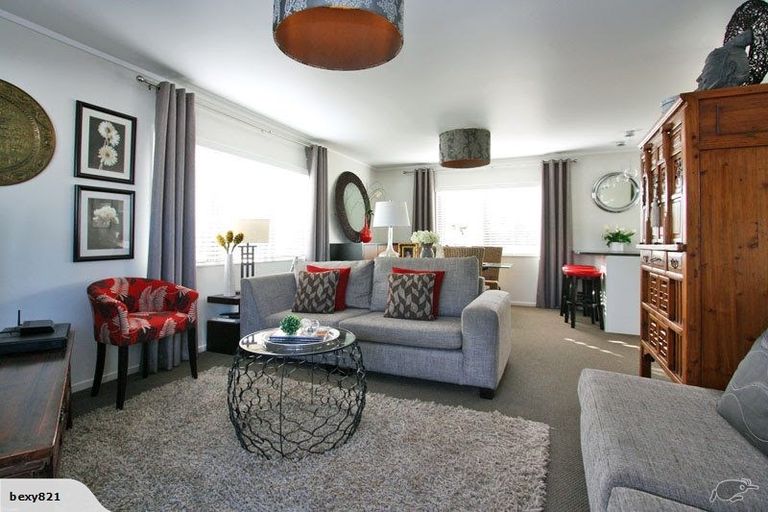 Photo of property in 34b Enderby Drive, Te Atatu Peninsula, Auckland, 0610