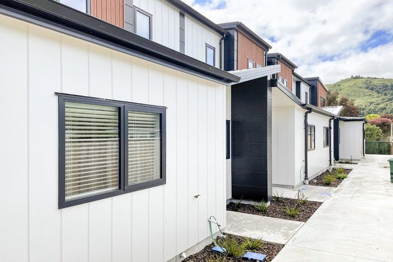 Photo of property in 9 Main Road, Wainuiomata, Lower Hutt, 5014