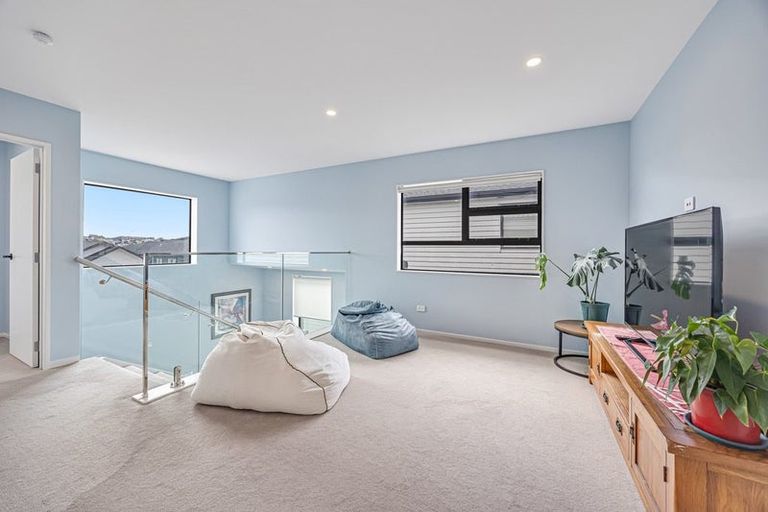 Photo of property in 26 Windlass Street, Long Bay, Auckland, 0630